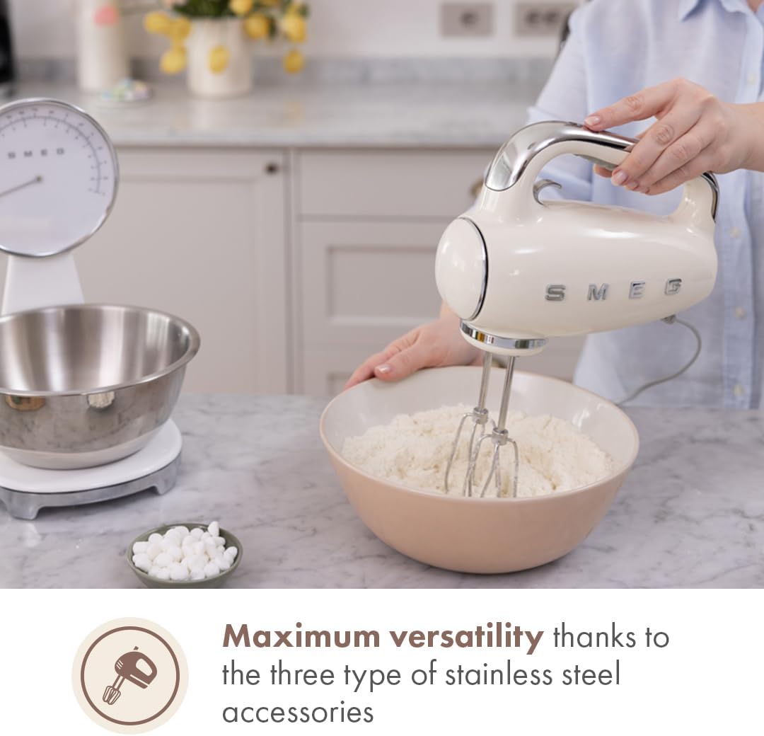 Batedeira Portátil SMEG Creme Retrô 9 Velocidades 220W Display LED Turbo Acessórios em Inox Bolsa de Armazenamento 110V
