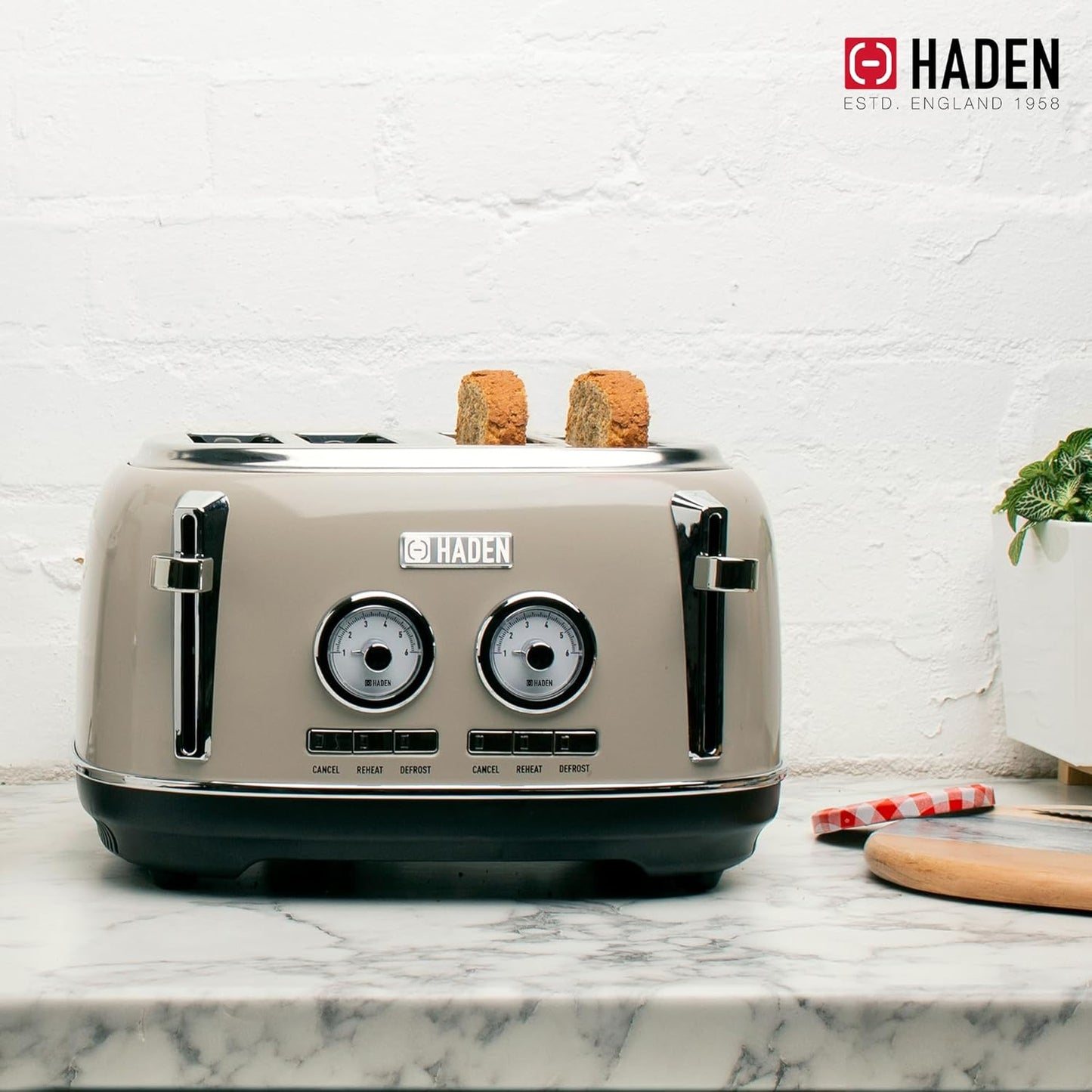 Cafeteira Elétrica HADEN 12 xícaras + Torradeira Dorset 4 fatias Inox Putty & Chrome, Filtro Lavável, Temporizador, 110V