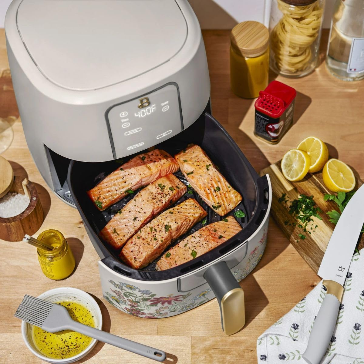Air Fryer Digital 6L Beautiful Wildflower Porcini Taupe, TurboCrisp, 4 Funções, Display Touch, Cesto Antiad., 1750W, 110V