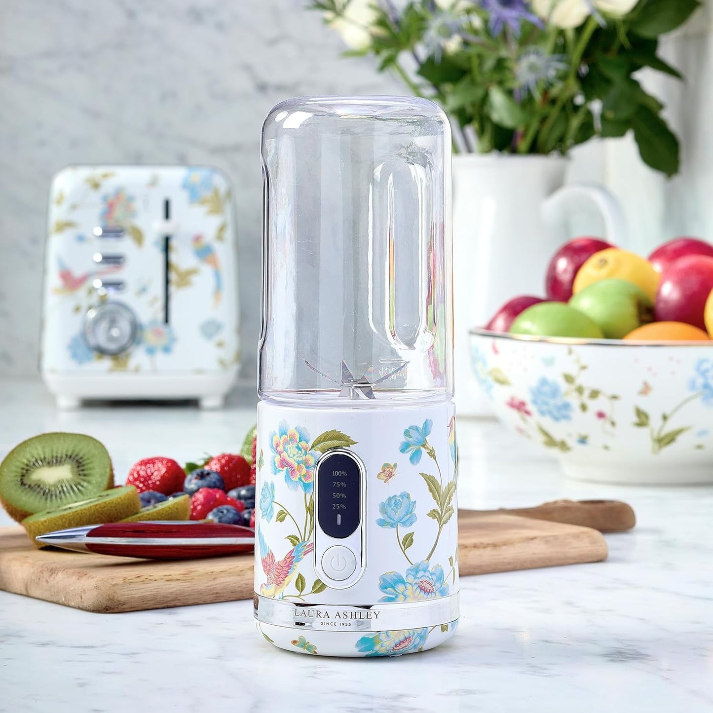 Mini Liquidificador Portátil Laura Ashley 450ml USB Elveden White, 100W, 6 Lâminas Inox, Smoothies, Academia, Viagem, Tampa Rosqueada