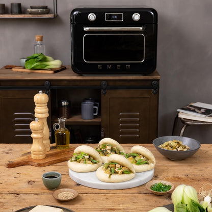 Forno Combinado de Bancada Retrô SMEG Preto 30 L Ar Forçado Vapor e Air Fry 1800W 110V