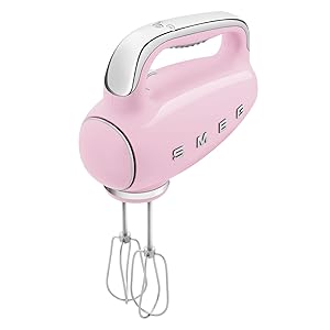 Batedeira Portátil SMEG Rosa Retrô 9 Velocidades 220W Display LED Turbo Acessórios em Inox Bolsa de Armazenamento 110V